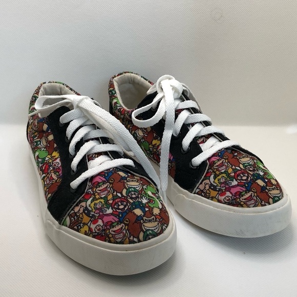 Nintendo Shoes - Super Mario Canvas Sneakers, Size 6
